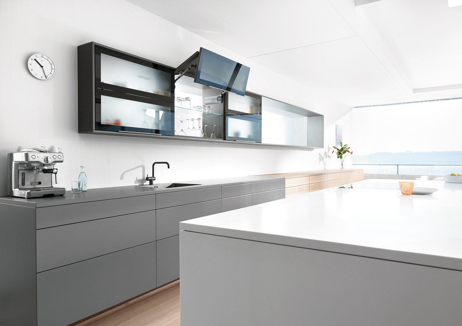 Складной подъемник Blum «AVENTOS HF»